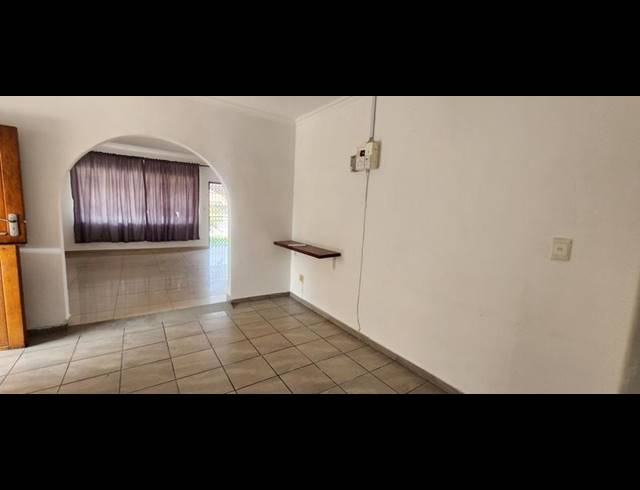 4 BEDROOM HOUSE FOR SALE IN CRAIGIEBURN